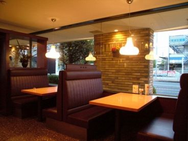 フォルクス 伏見下鳥羽店の雰囲気1