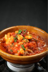 料理メニュー写真&nbsp;豚なんこつとビーンズのチリトマト煮