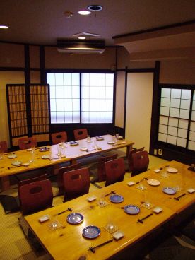 小路 居酒屋の雰囲気1