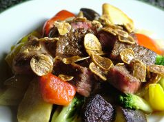 黒毛和牛のミニッツステーキ温野菜添え
