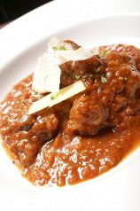 料理メニュー写真 牛肉の柔らかすぎるトマト煮込み