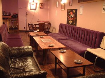 フラミンゴ HULAmingo 夜 カフェの雰囲気1