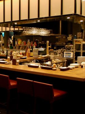 エノテカ ムーロ ENOTECA MuRo 名古屋ミッドランドスクエア店の雰囲気1