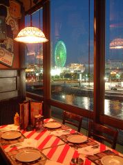 フライデーズ T.G.I. FRIDAY'S MM21 クロスゲート店の雰囲気1