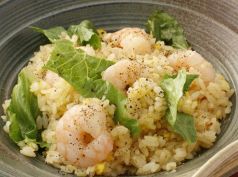 料理メニュー写真&nbsp;プリプリ海老とレタスの炒飯