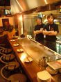 カウンターに立つ2人の魂込めた料理を！