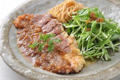 料理メニュー写真&nbsp;牛サーロインの鉄板焼き～和風オニオンバターソース～