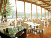 和田倉噴水公園レストランの雰囲気2
