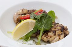 料理メニュー写真 但馬鶏のグリル ハーブの塩で