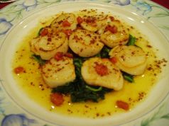 料理メニュー写真 帆立貝のムニエル