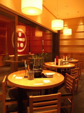 ろくまる 五元豚 新宿三井ビル店の雰囲気1