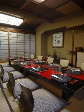 割烹 由兵衛の雰囲気1
