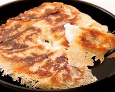 料理メニュー写真&nbsp;羽根付き一口餃子