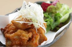 料理メニュー写真 若鶏の唐揚げ ~ネギソース~