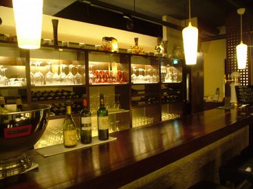 ショウズ ミヤチョウ miyacho wine&diningの雰囲気1