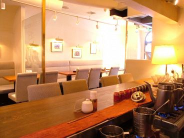 カフェラミル 新宿中央口店の雰囲気1