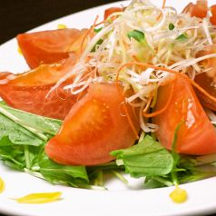 料理メニュー写真 赤ワイン仕込み 丸ごと冷やしトマト