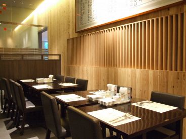 韓国旬彩料理 妻家房 名古屋ミッドランドスクエア店の雰囲気1