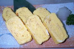 料理メニュー写真 納豆オムレツ/だし巻き卵