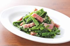 料理メニュー写真 ほうれん草とベーコンのバターソテー