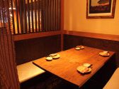 横並びのテーブル席。8名個室としても◎
