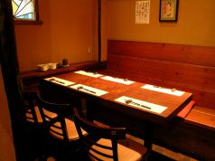半個室でゆっくりと食事とお酒をどうぞ