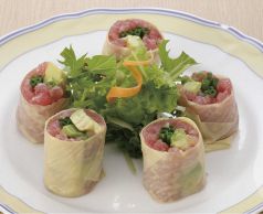 料理メニュー写真&nbsp;■鮪とアボカドの湯葉包み