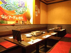 浜次郎 海鮮浜焼 串物 豚しゃぶ鍋の雰囲気1