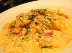 料理メニュー写真&nbsp;ブロックベーコンとキムチのクリームパスタ