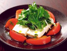 料理メニュー写真&nbsp;豆冨とトマトのカプレーゼ