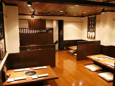 七輪や 中目黒店 炭火焼肉の雰囲気1