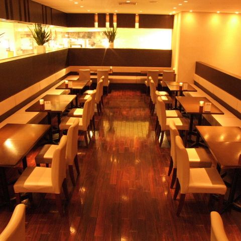 餉餉（けけ）横浜ランドマーク店　（自然食食べ放題）>