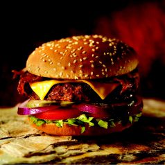 料理メニュー写真&nbsp;ベーコンチーズバーガー