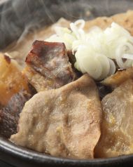 料理メニュー写真 土鍋もつ煮込み
