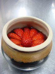 料理メニュー写真&nbsp;いちごの壺杏仁（期間限定）
