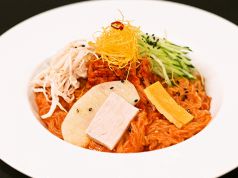 料理メニュー写真 ピビン麺★★★