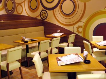 ラパウザ La Pausa 新宿NSビル店の雰囲気1
