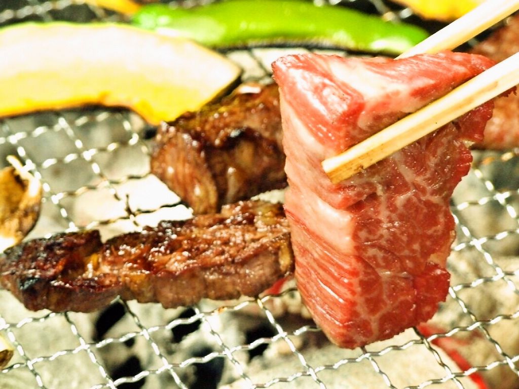 ホルモンと同じくらい人気なのがサガリ!絶妙のやわらかさと口の中に広がる肉汁がたまらない!