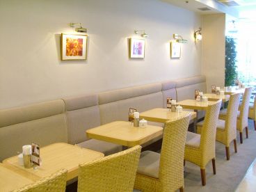 カフェラミル 新宿ミロード店の雰囲気1