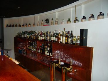 レイジ バー bar RAGE プラザ店の雰囲気1