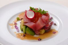 料理メニュー写真&nbsp;まぐろとアボカドのタルタル