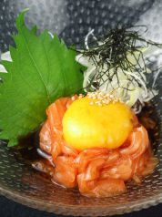 料理メニュー写真&nbsp;サーモンユッケ