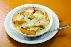 料理メニュー写真&nbsp;じゃがバターのチーズ焼／たこ焼きチーズ焼