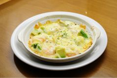 料理メニュー写真&nbsp;アボガドと海老のマヨチーズ焼