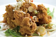 料理メニュー写真 鶏の唐揚、油淋ソースがけ