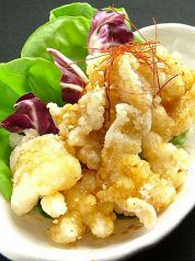料理メニュー写真 上ミノの唐揚げ(630円)/山芋の唐揚げ(472円)