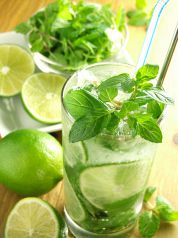 料理メニュー写真 MOJITO《モヒート》ミント&ライム多め、甘さ控えめな大人のモヒートです