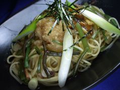 料理メニュー写真&nbsp;山菜となめたけのみぞれ醤油風味
