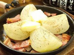 料理メニュー写真&nbsp;丸ごと玉葱バター焼