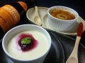 料理メニュー写真&nbsp;黒胡麻アイスの雪見仕立て／紅茶のブリュレ／こだわり卵のチーズプリン